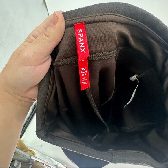 Spanx Faux Suede Dark Chocolate Brown Leggings Size XS Fall Staple - Picture 5 of 6